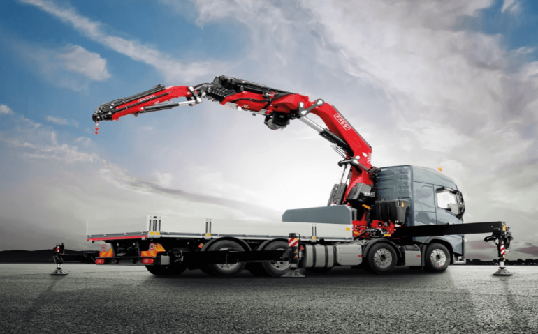 location-de-camions-grues-ou-camions-avec-grues-auxiliaires